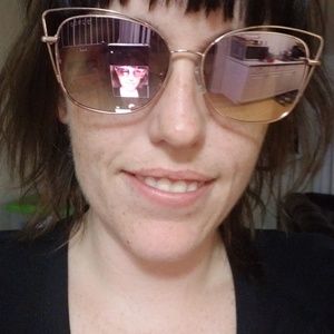 Guess cat eye sunglasses